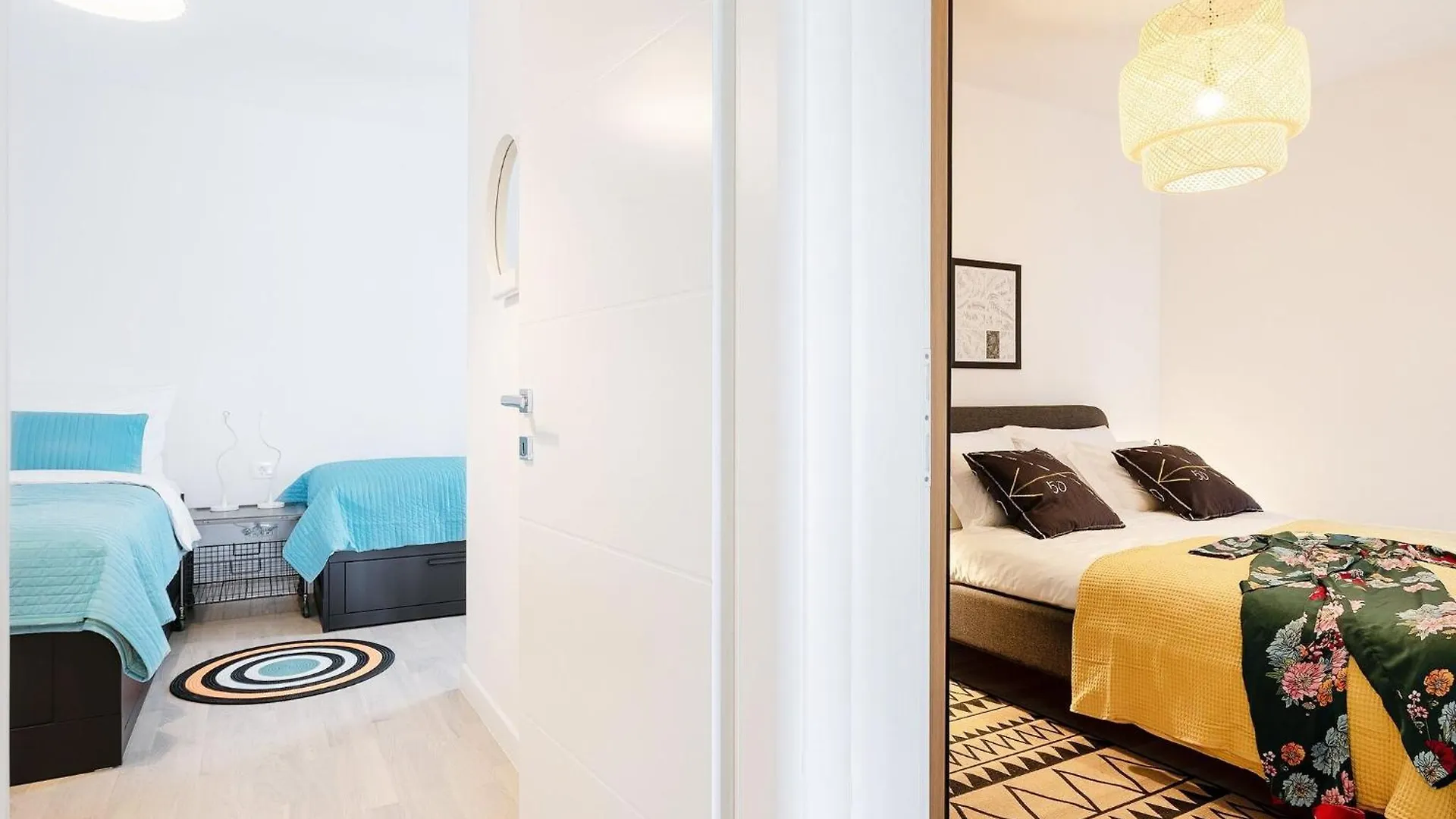Apartment Black & White St - Comfort Two Bedroom Apartment With Balcony Split Croatia
